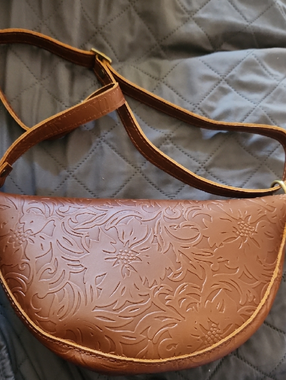 Portland Leather Goods Koala Embossed Leather Bag with Matching Wallet - Picture 5 of 15